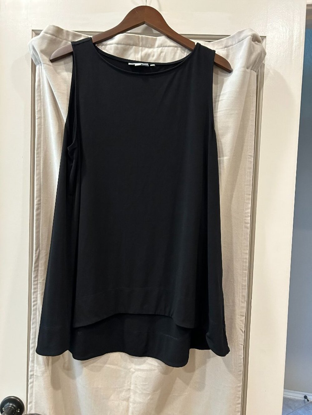 Hi-Low Chico's Sleeveless Blouse, Size 3 (XL)